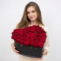 51 red roses in a box Peine