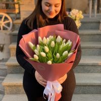 25 білих тюльпанів Великодолинське