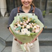 Bouquet of creamy spray roses 11pcs Ri