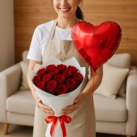 15 красных роз + шарик Кретинга