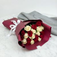 21 червона і біла троянда Столберг