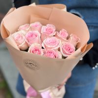 11 розовых роз Кения Монтего-Бей