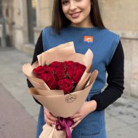 11 червоних троянд Кенія Бразиліа