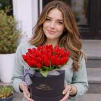 Червоні тюльпани в коробці 45шт К'янчіано-Терме