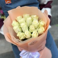15 белых роз Телица
