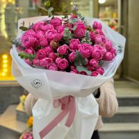 25 рожевих піоновидних троянд  Південна Дакота