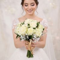 Букет білих троянд Дотик весни 13шт Теремки