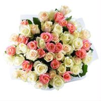 Нежный комплимент 51 роза Солферино