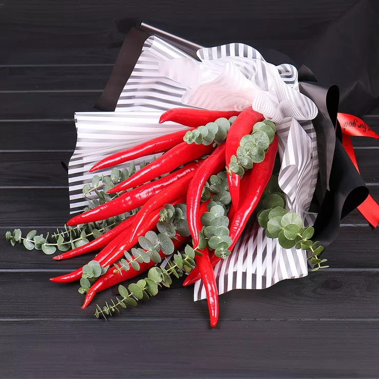 Bouquet of red peppers – flower delivery in Vishenki