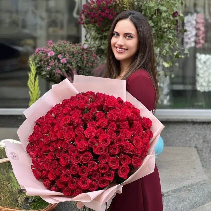 151 red roses – flower delivery in Velsam Forest