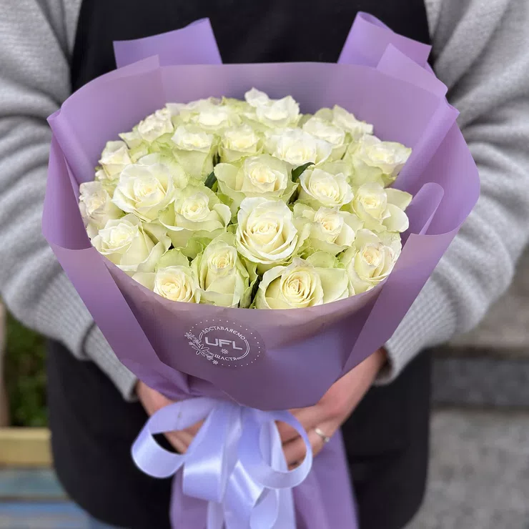 Bouquet 25 white roses – flower delivery in Kiryat-Gat