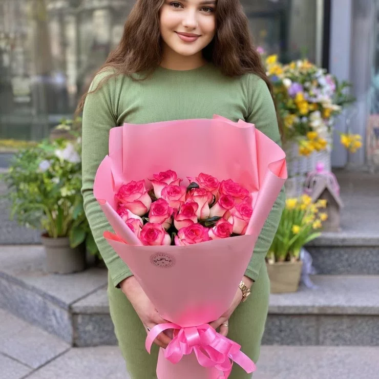 15 pink roses Jumilia – flower delivery in Mui Ne