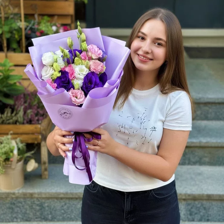 Букет з еустомою Магія веселки – доставка квітів у Марсель