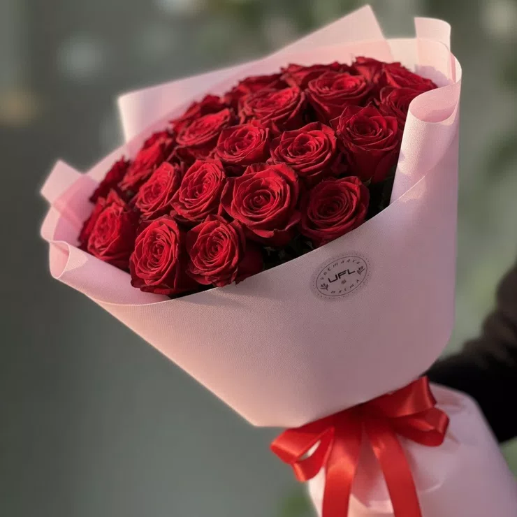 Bouquet 21 red roses – flower delivery in Benga