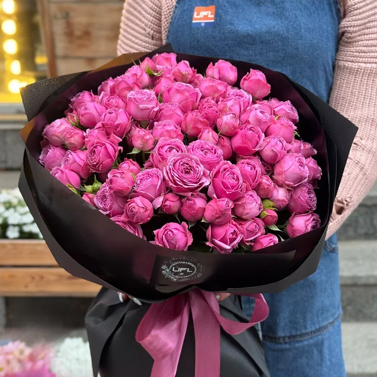 35 pink peony spray roses – flower delivery in Noble Park