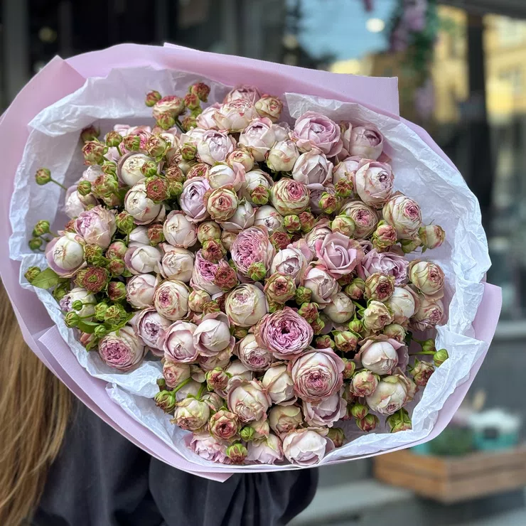 25 spray roses Blossom Bubbles – flower delivery in Hilton Head Island