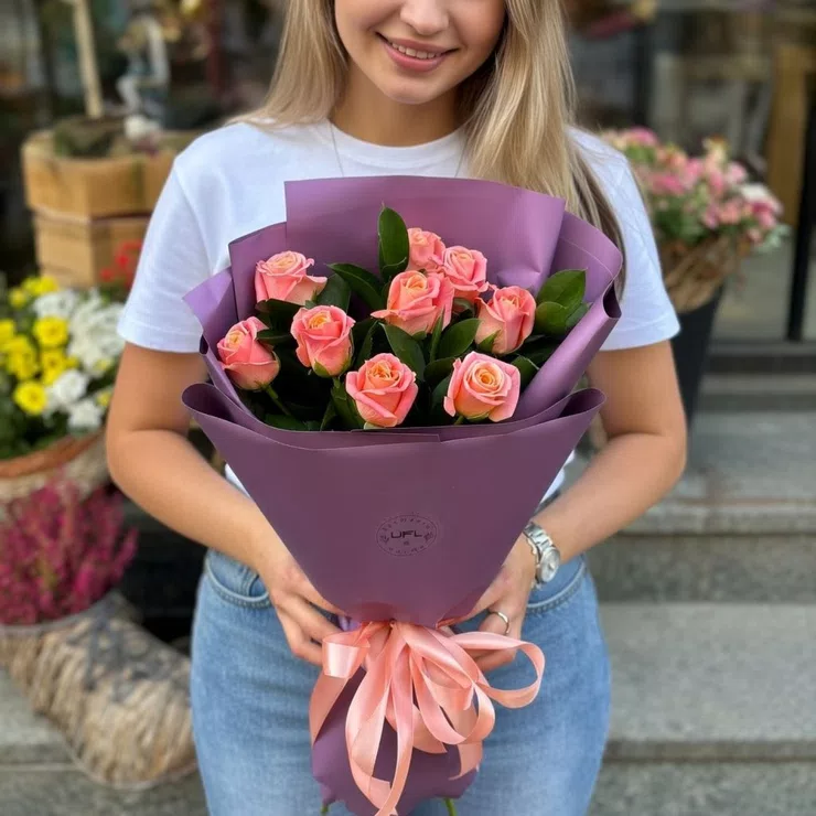 Harmony 9 coral roses – flower delivery in Grand Cayman