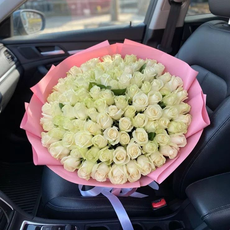 101 white roses – flower delivery in Leskovac