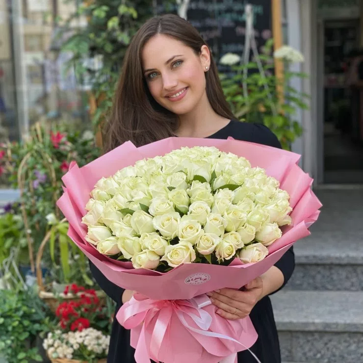 101 white roses – flower delivery in Arys