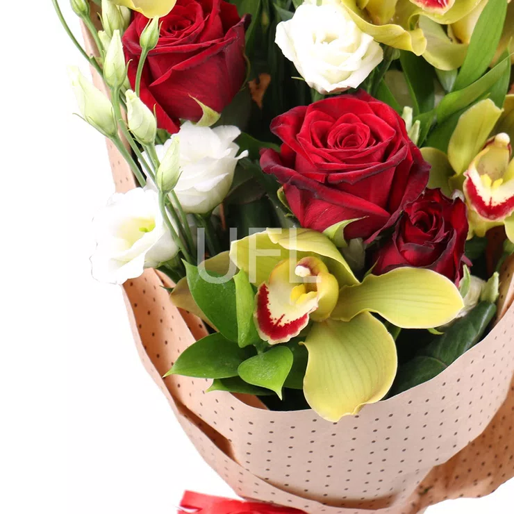 Sincerity of love – flower delivery in Godollo
