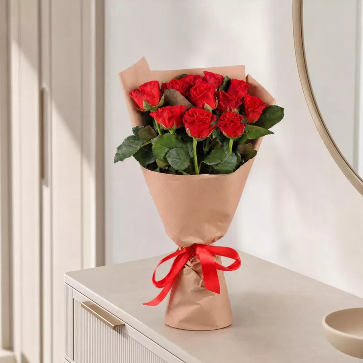 11 red roses 50cm – flower delivery in Medina