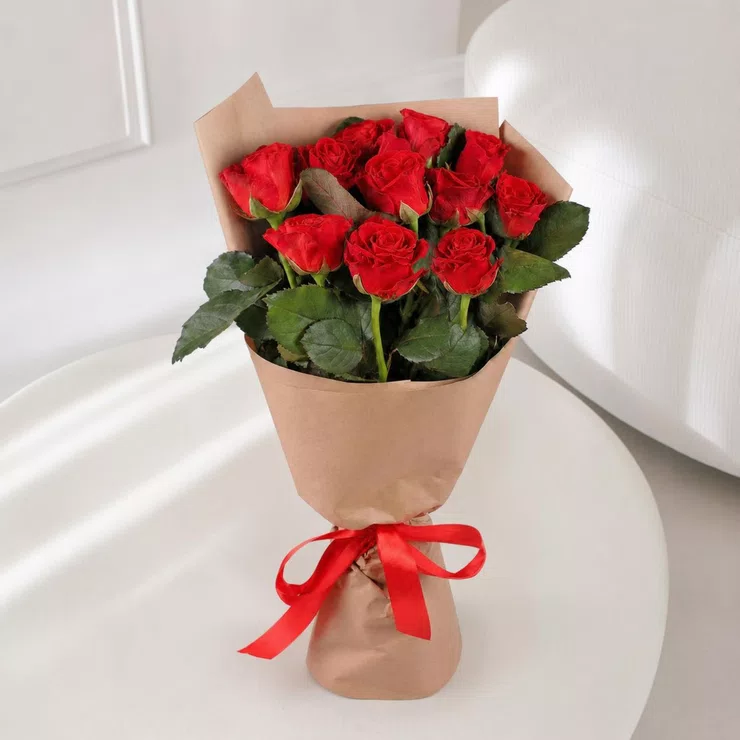 11 red roses 50cm – flower delivery in Velsam Forest