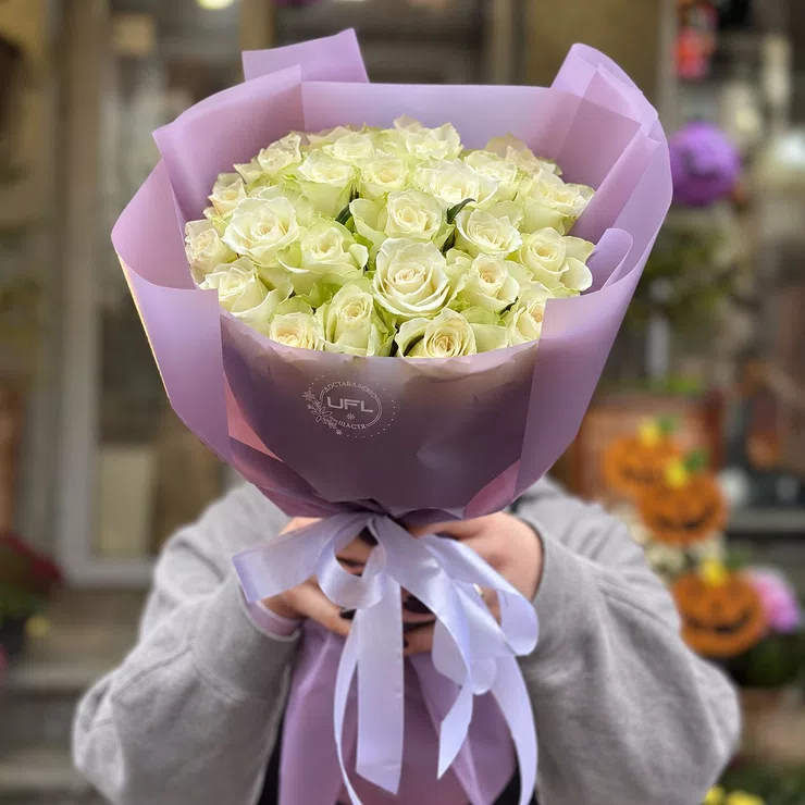 Bouquet 25 white roses – flower delivery in Katowice