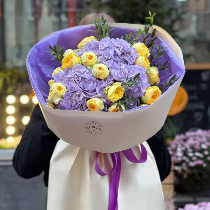 Hydrangeas and Yellow Roses Lavender morning – flower delivery in Newport