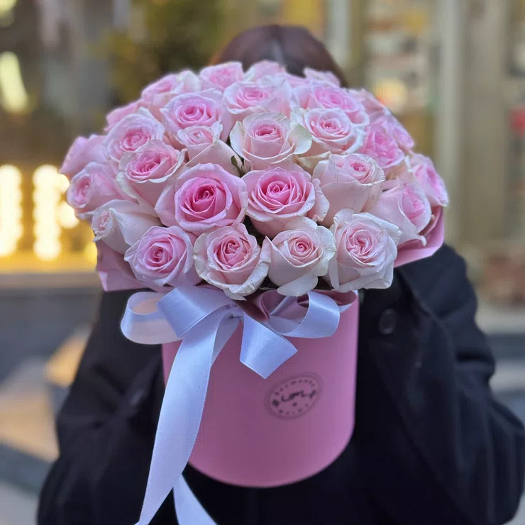 Pink roses in a box 29pcs – flower delivery in Pushcha-Voditsa