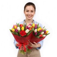 19 разноцветных тюльпанов Рукла