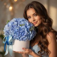 Blue hydrangea in a box 3pcs Bershad