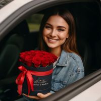 оазис, коробка с тиснением, роза (23 шт.), упаковка, лента