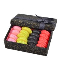  Bouquet Cookies Macarons Yerevan
                                
