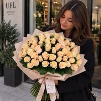 101 creamy roses Staraja Sinjava