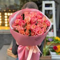 25 coral roses, Abu-Dabi