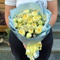 Summer smile Yellow spray roses 9pcs, Abu-Dabi