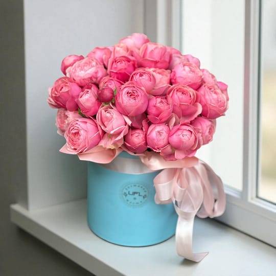 Пионовидные розы в коробке – доставка цветов в Лёррах