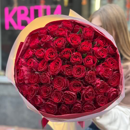 51 червона троянда Кенія – доставка квітів у Виноградар
