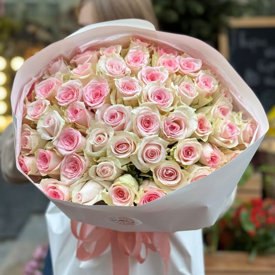 51 рожева троянда Кенія – доставка квітів у Виноградар