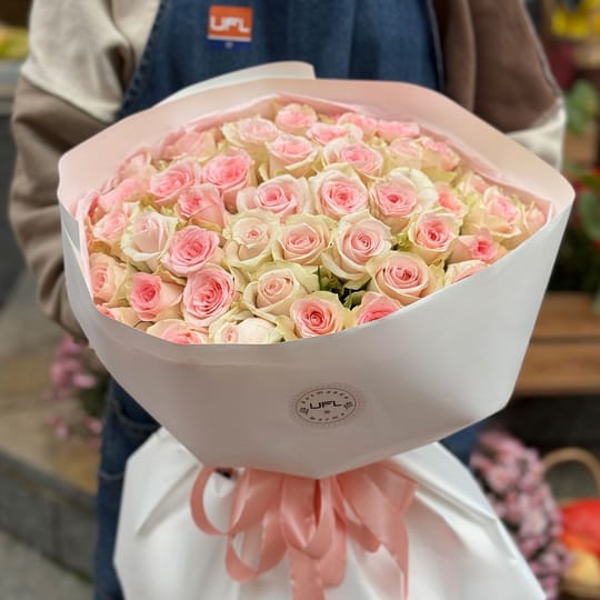 51 рожева троянда Кенія – доставка квітів у Виноградар