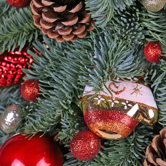 Натуральная елочка в коробке – доставка цветов в Киев