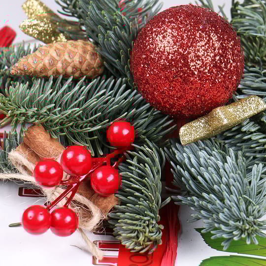 Киевский торт с новогодним оформлением – доставка цветов в Киев