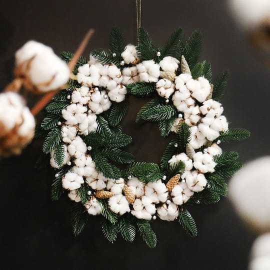 Christmas cotton wreath – flower delivery in Luginy