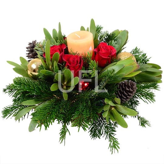 Новогодняя композиция – доставка цветов в Киев