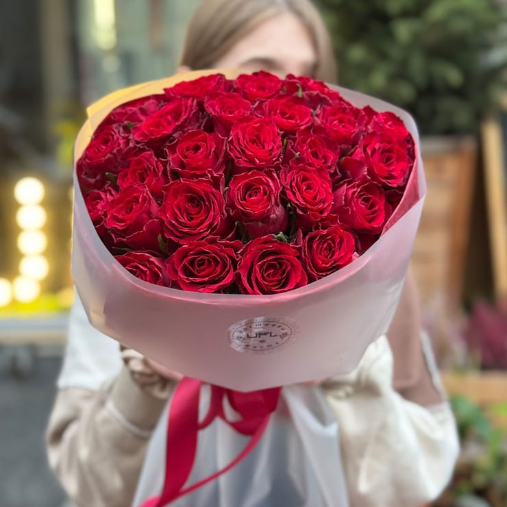 25 красных роз Кения – доставка цветов в Юбилейное (Запорожская область)
