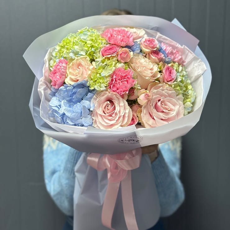 Bouquet №10597 – flower delivery in Pessac