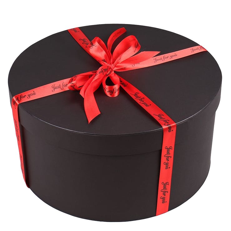 Коробка c цветами и шампанским – доставка цветов в Черневцы