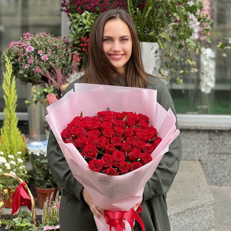 51 red roses  – flower delivery in Volnyansk