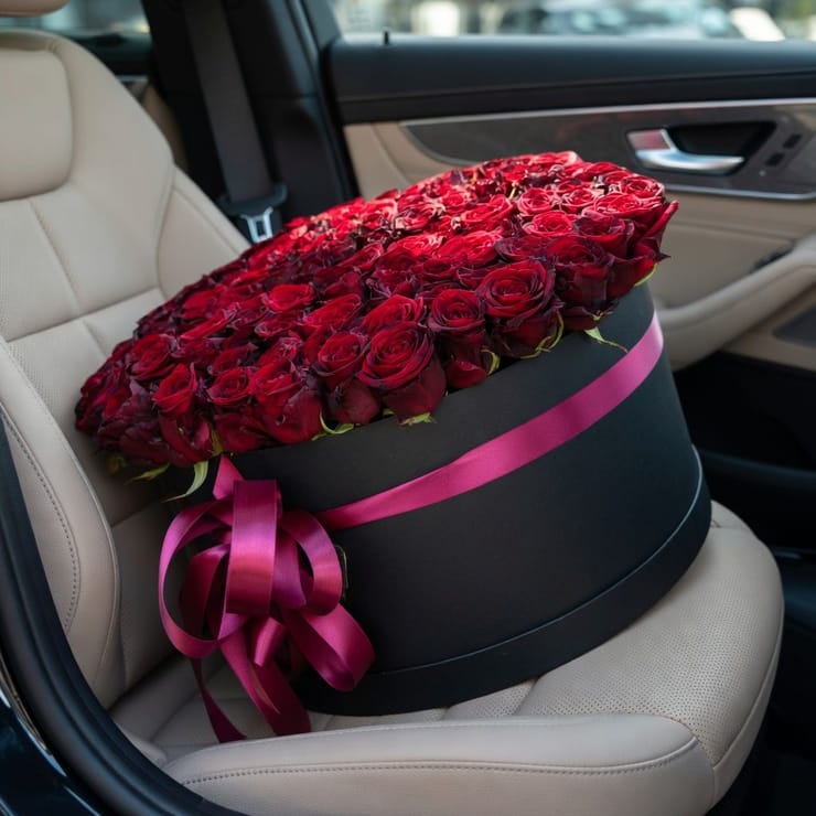 101 червона троянда у коробці – доставка квітів у Нагпур