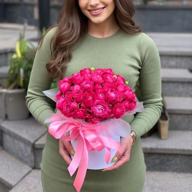 Композиція троянди в коробці 9шт – доставка квітів у Станично-луганське